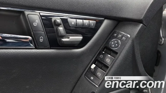 Mercedes-Benz C-Class 2010 — фото 14