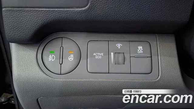 Hyundai Starex 2019 — фото 12