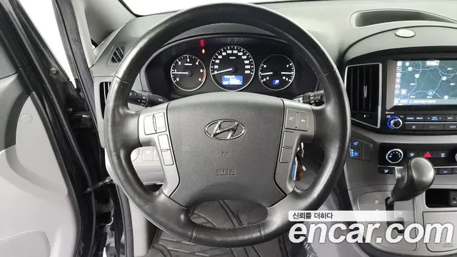 Hyundai Starex 2019 — фото 13