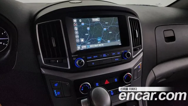 Hyundai Starex 2019 — фото 14