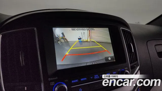 Hyundai Starex 2019 — фото 15