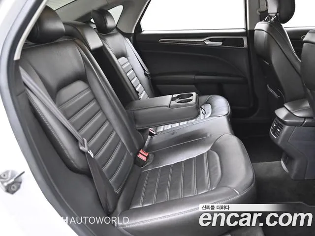 Ford Fusion 2013 — фото 12