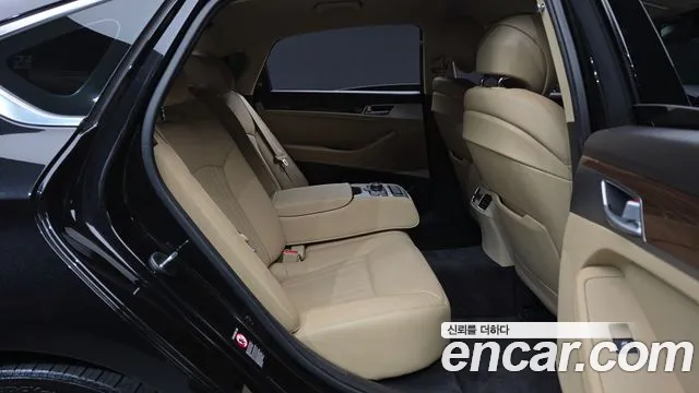 Genesis G80 2017 — фото 12