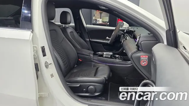 Mercedes-Benz A-Class 2020 — фото 12