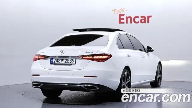 Mercedes-Benz C-Class 2023 — фото 2
