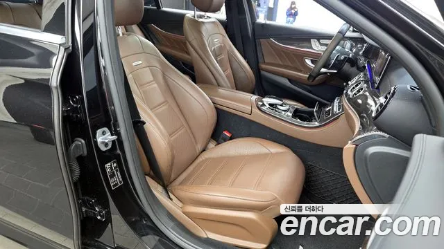 Mercedes-Benz E-Class 2019 — фото 11