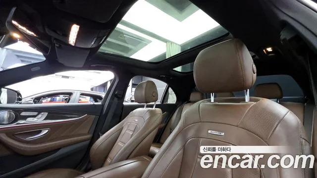 Mercedes-Benz E-Class 2019 — фото 19