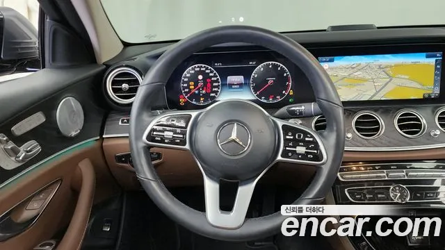 Mercedes-Benz E-Class 2019 — фото 13
