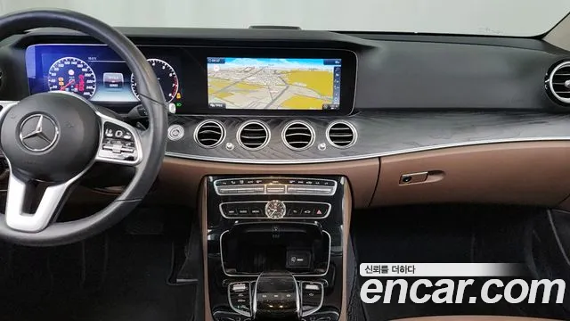 Mercedes-Benz E-Class 2019 — фото 14