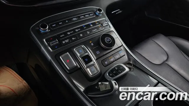 Hyundai Santafe 2022 — фото 9