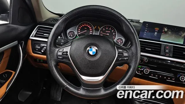 BMW 3-Series 2018 — фото 14