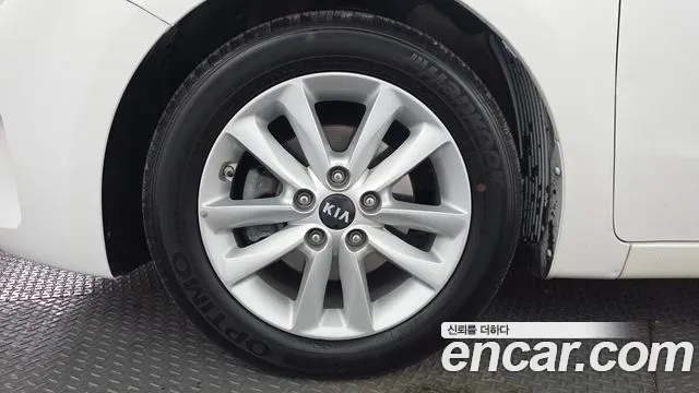 Kia K3 2017 — фото 5