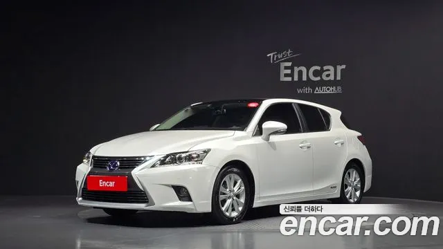 Lexus CT200h 2016 — фото 1