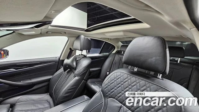 BMW 5-Series 2021 — фото 18