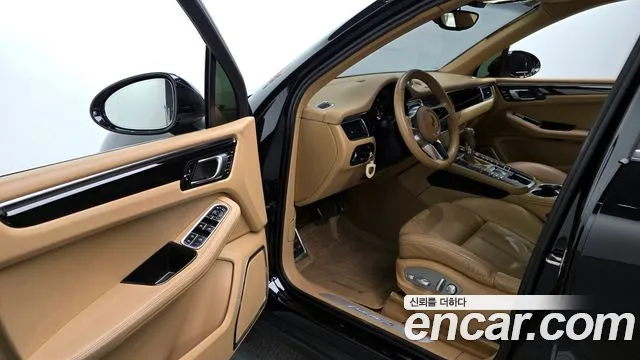 Porsche Macan 2015 — фото 10