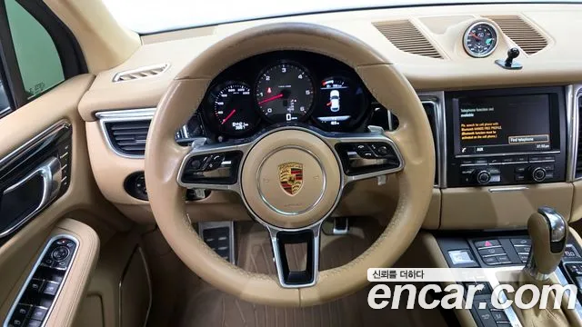 Porsche Macan 2015 — фото 13