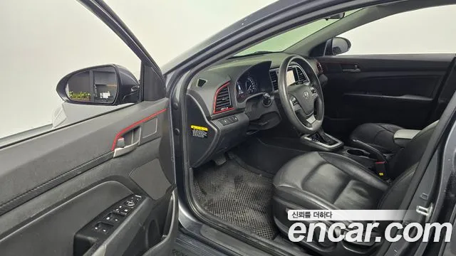 Hyundai AVANTE 2016 — фото 11