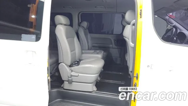 Hyundai Starex 2015 — фото 12