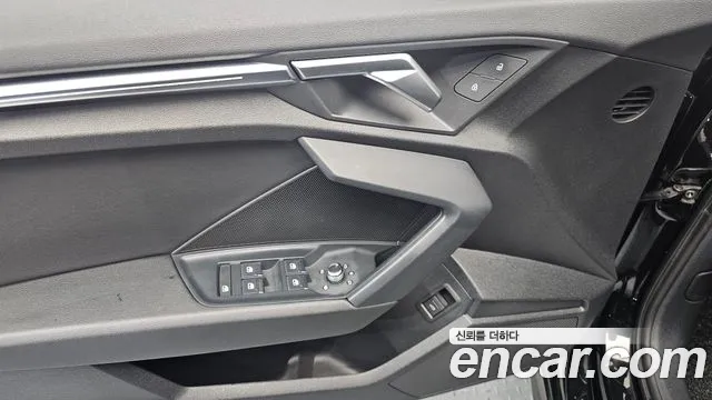 Audi A3 2023 — фото 17