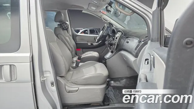 Hyundai Starex 2011 — фото 10