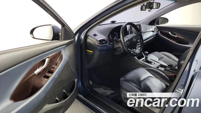 Hyundai i30 2018 — фото 10