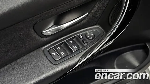 BMW 3-Series 2018 — фото 17