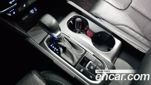 Hyundai Santafe 2020 — фото 9