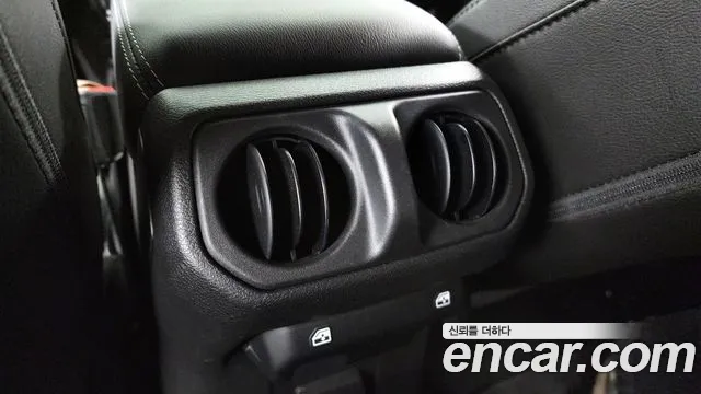 Jeep Wrangler 2022 — фото 18
