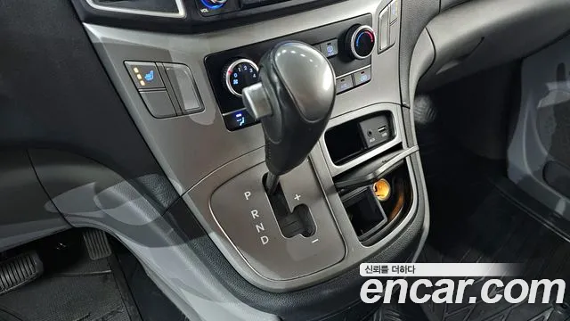 Hyundai Starex 2019 — фото 9