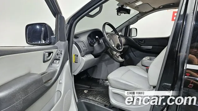 Hyundai Starex 2019 — фото 11