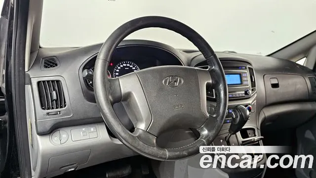 Hyundai Starex 2019 — фото 13