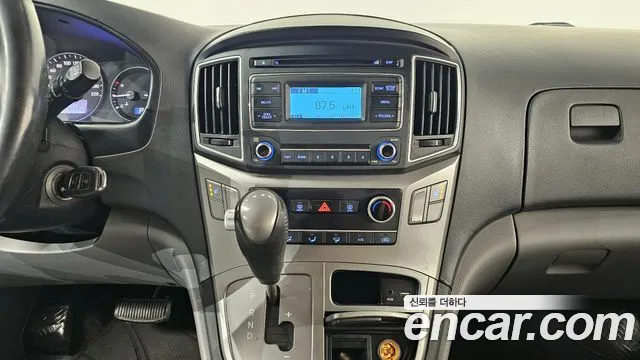 Hyundai Starex 2019 — фото 14
