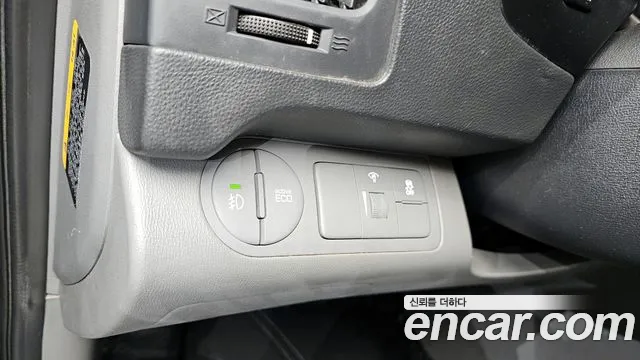 Hyundai Starex 2019 — фото 16
