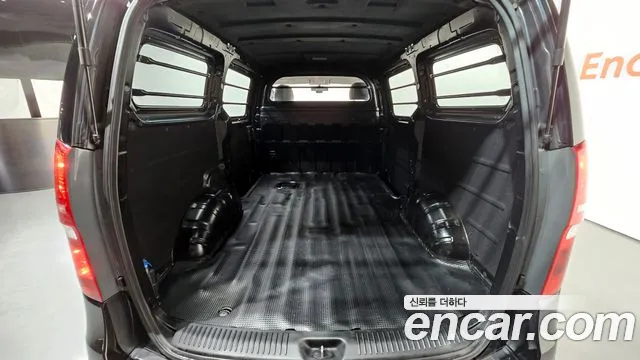 Hyundai Starex 2019 — фото 20