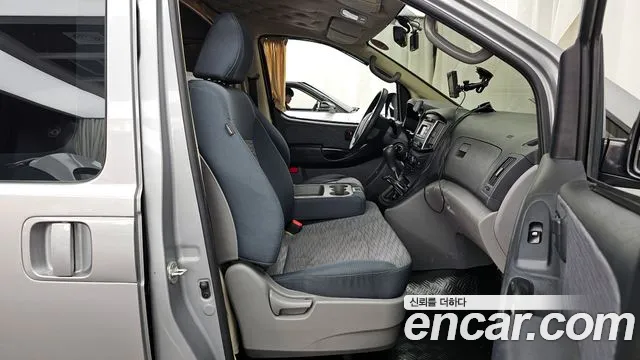 Hyundai Starex 2018 — фото 11