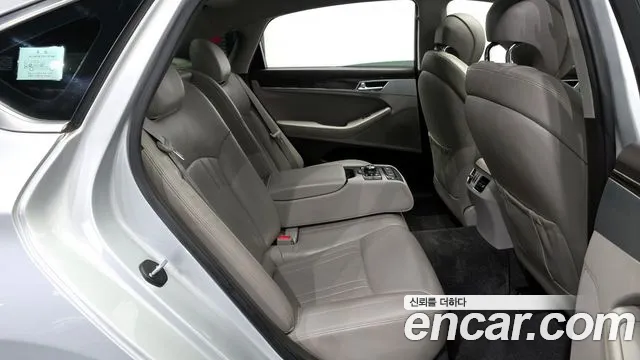 Hyundai Genesis 2016 — фото 12