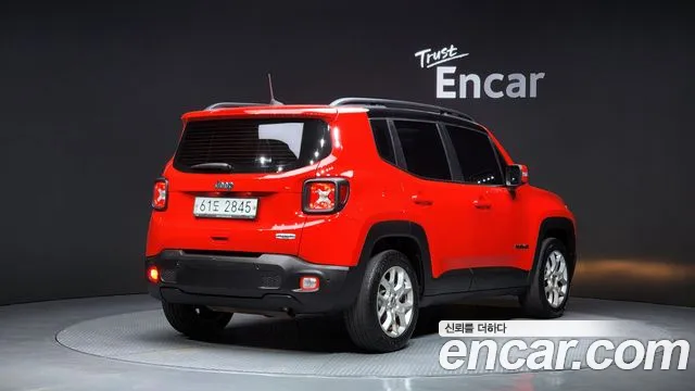 Jeep Renegade 2018 — фото 2