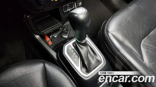 Jeep Renegade 2018 — фото 9