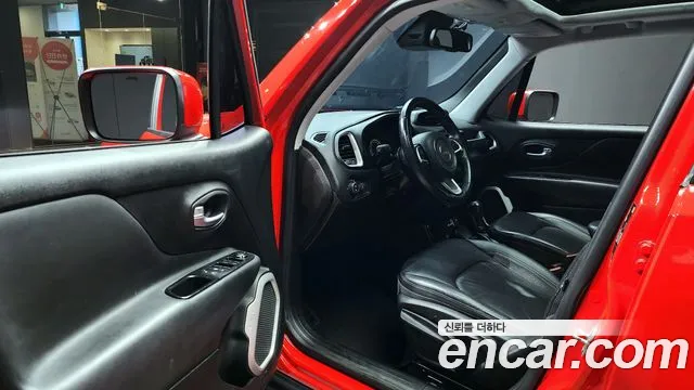 Jeep Renegade 2018 — фото 11