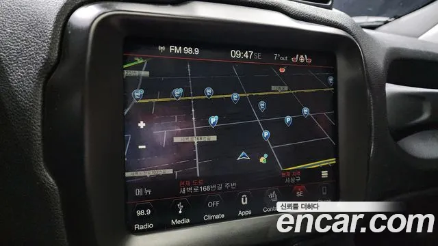 Jeep Renegade 2018 — фото 15
