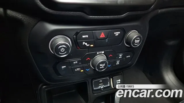 Jeep Renegade 2018 — фото 18