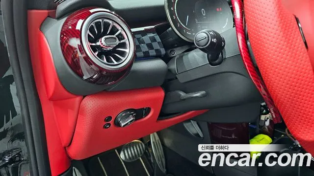 Mini Cooper 2023 — фото 17