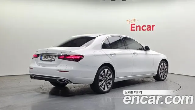 Mercedes-Benz E-Class 2023 — фото 2
