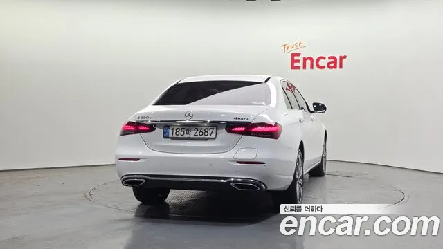 Mercedes-Benz E-Class 2023 — фото 4