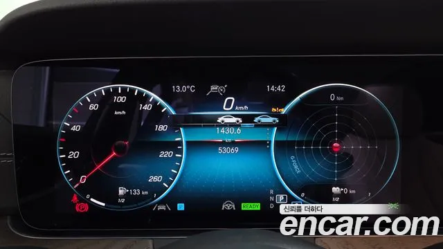 Mercedes-Benz E-Class 2023 — фото 8