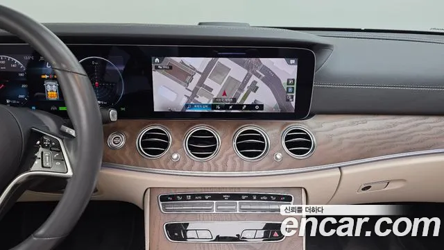 Mercedes-Benz E-Class 2023 — фото 14