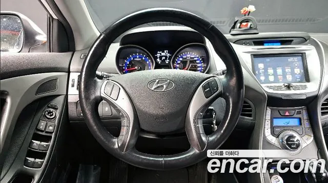 Hyundai AVANTE 2013 — фото 13