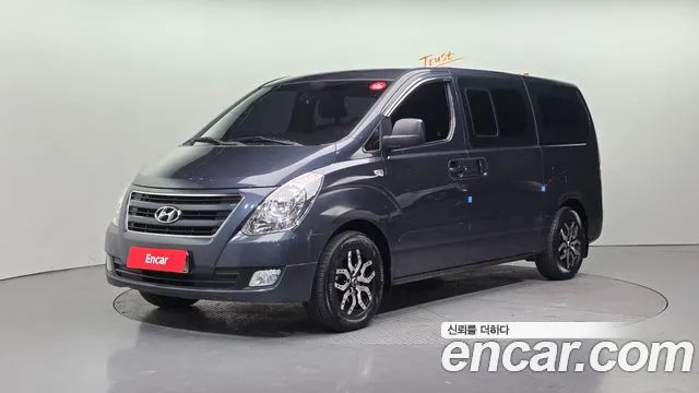 Hyundai Starex 2018 — фото 1