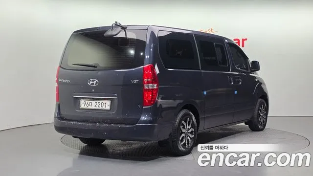 Hyundai Starex 2018 — фото 2