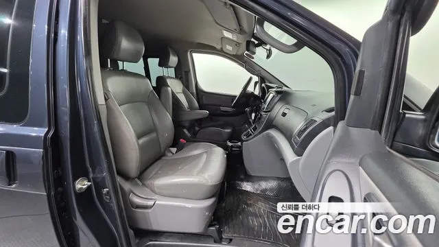 Hyundai Starex 2018 — фото 10